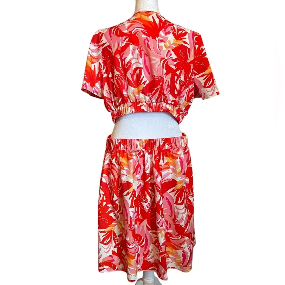Red Tropical Floral V-neck Dress with Cut outs Size Large - Picture 8 of 9